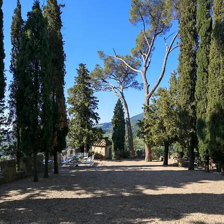 Villa Rocca Di - A Medieval Castle Cetona