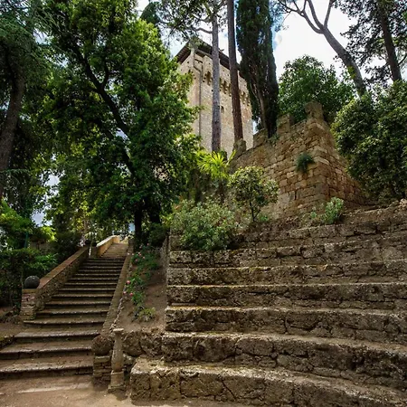 Villa Rocca Di - A Medieval Castle