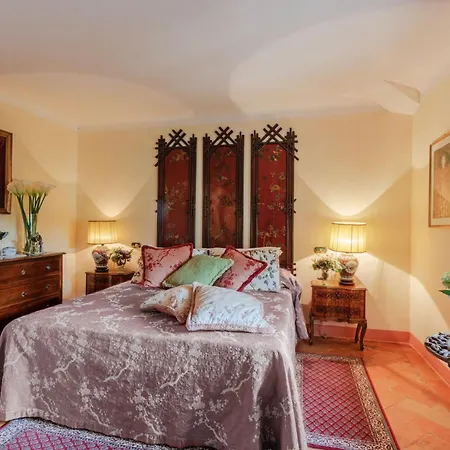 Villa Rocca Di - A Medieval Castle