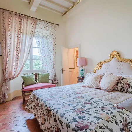 Villa Rocca Di - A Medieval Castle