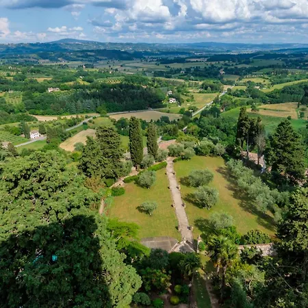 Villa Rocca Di - A Medieval Castle
