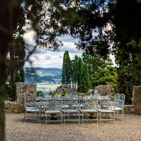 Rocca Di - A Medieval Castle * צ'טונה